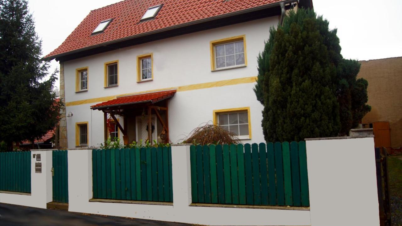 Gaestewohnung Am Thuemmlitzwald Гримма